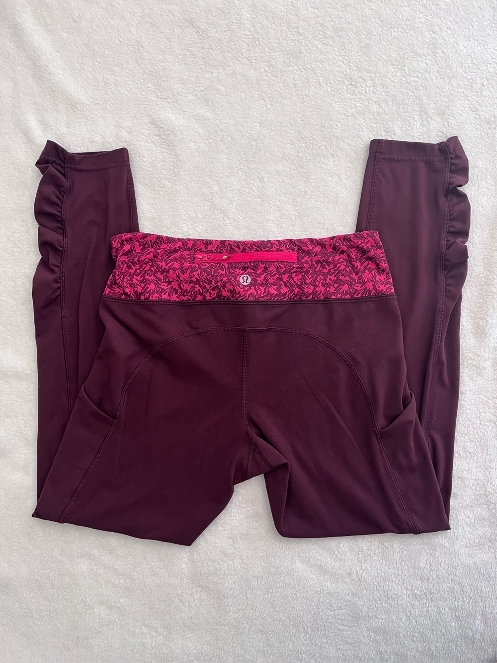 Lululemon Burgundy leggings Ruffled calf size 6